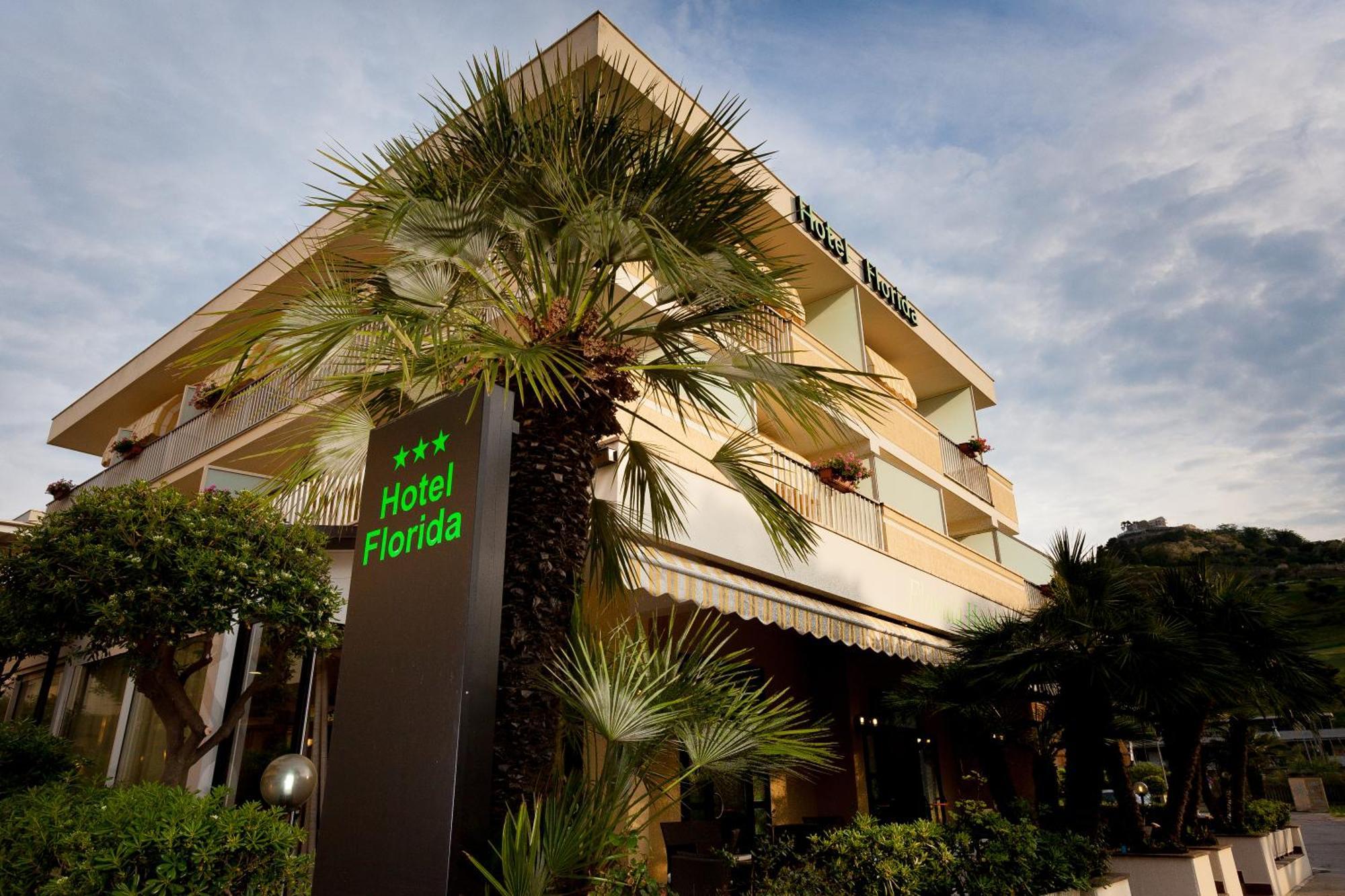 Hotel Florida Silvi Marina Exteriör bild