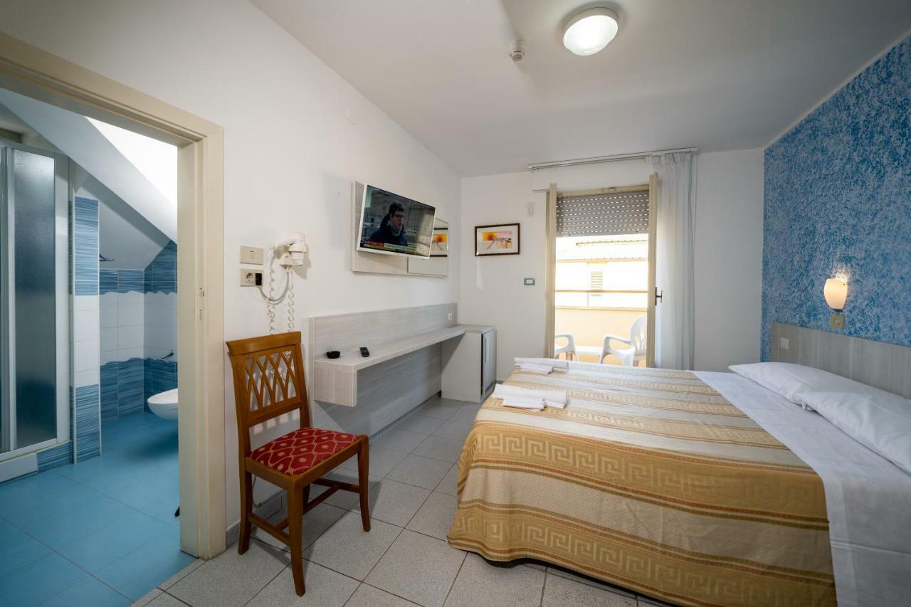 Hotel Florida Silvi Marina Exteriör bild